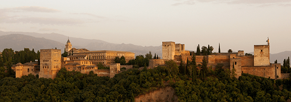 Alhambra_in_the_evening-crop